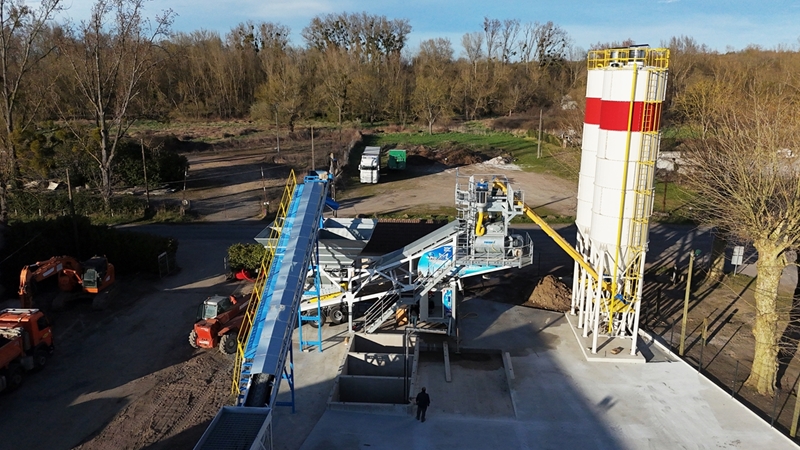 100m³/h Mobile Concrete Batching Plant